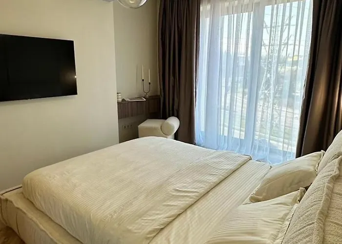 High End Elegant Living & Free Parking 아파트