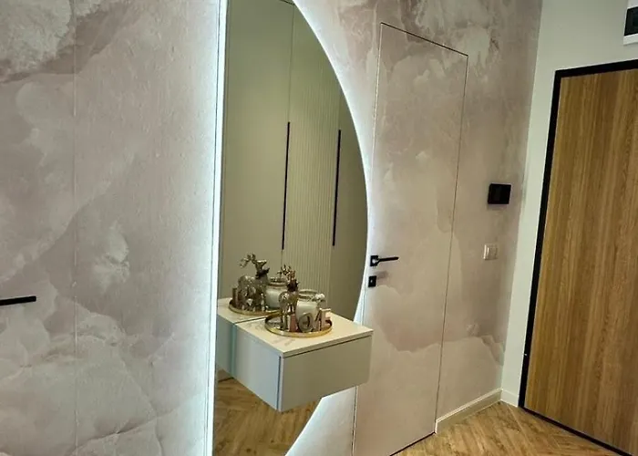 High End Elegant Living & Free Parking Διαμέρισμα *