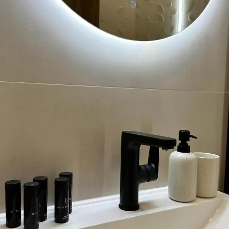 High End Elegant Living & Free Parking Sofie