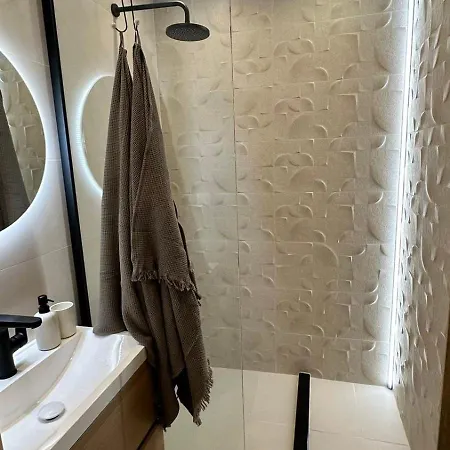 High End Elegant Living & Free Parking Apartmán Sofie